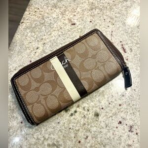 Coach Heritage Strip Long Wallet